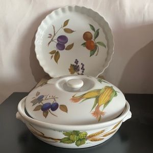 ROYAL WORCESTER EVERSHAM “M” SERVING SET
